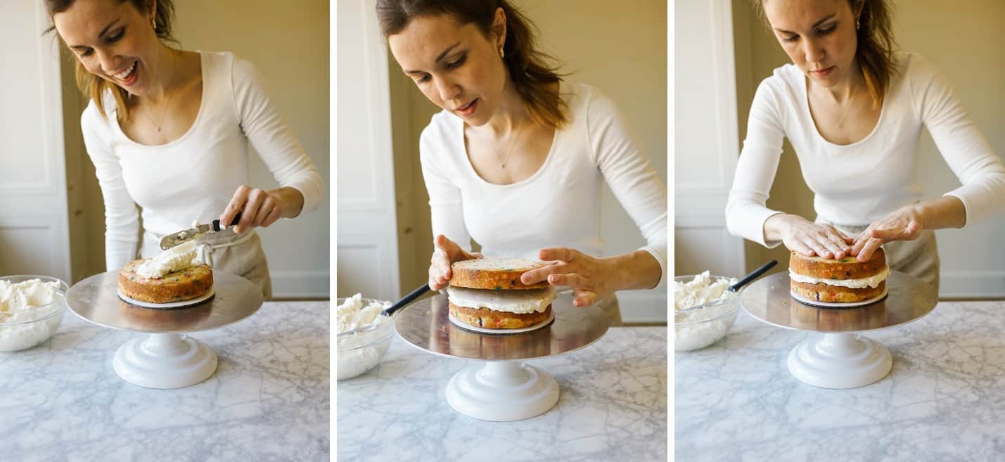 How to Stack a Layer Cake by Wood and Spoon blog. Learn the tips and how to for stacking pretty naked cakes and layer cakes from scratch homemade! Step by step tutorial with photos for learning can decorating for beginners. Learn about leveling cakes, crumb coats, filling a cake, piping borders, and more. On thewoodandspoon.com